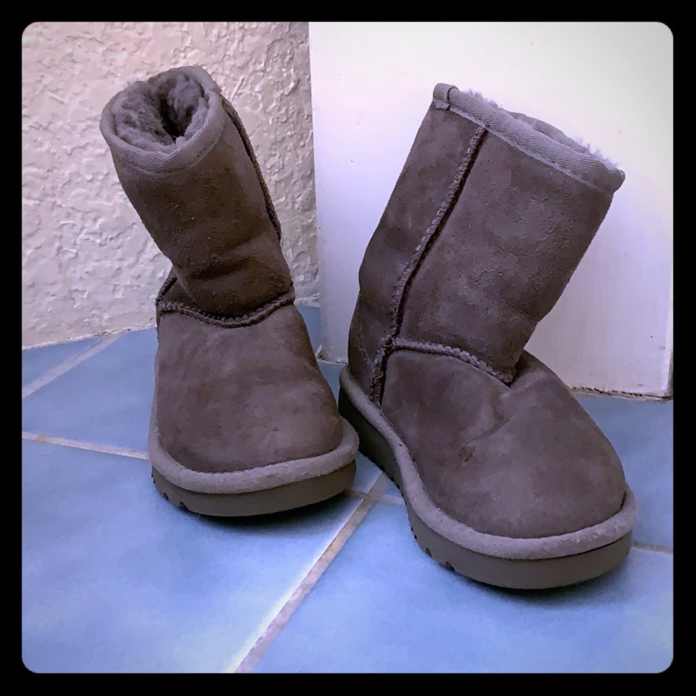 UGG toddler gray size 9